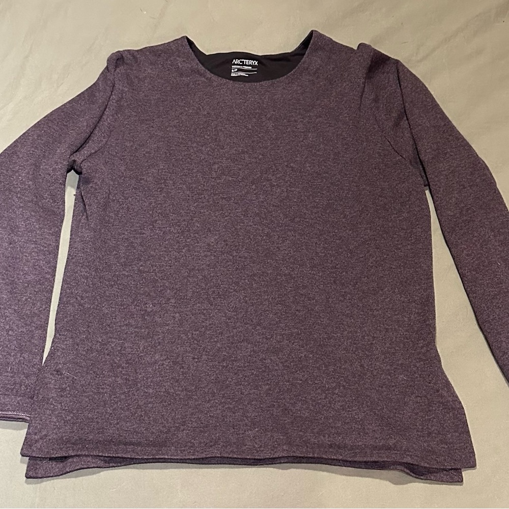 Arcteryx grey athletic fleece sweater